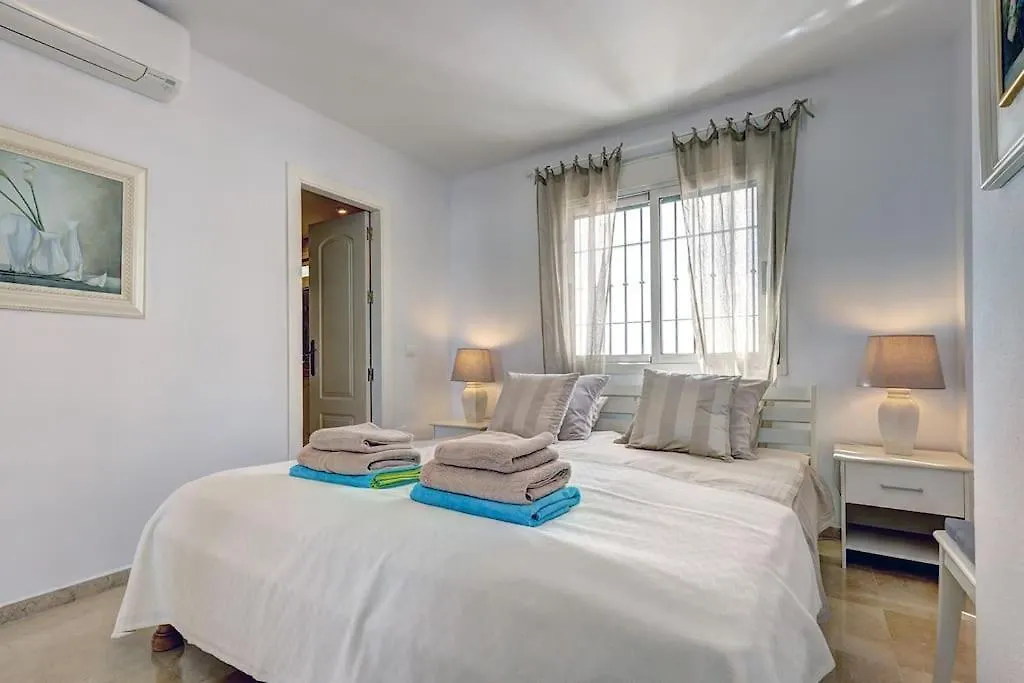 בנאלמדנה Spacious Penthouse With Spectacular Sea Views! 0*,  ספרד